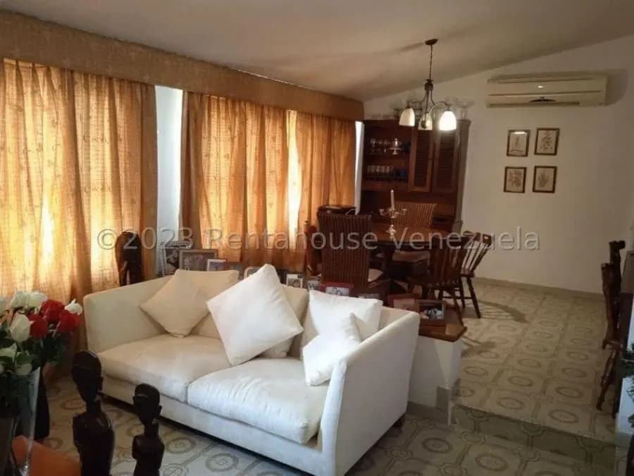 Casa en Venta en Las Clavellinas Trigal. Norte Valencia Carabobo Valencia - 2