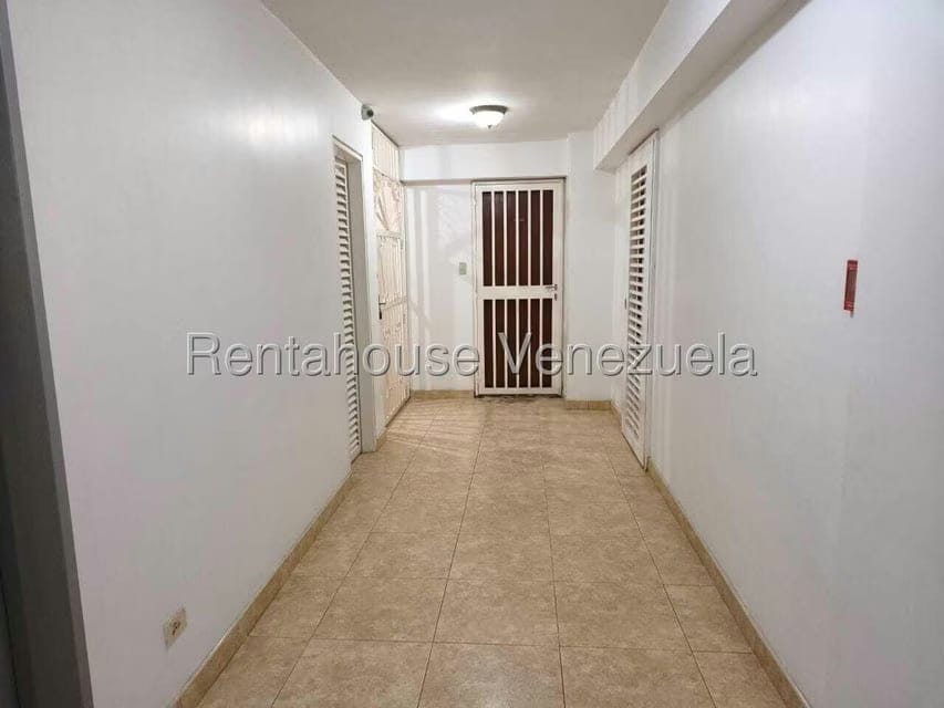 Apartamento (1 Nivel) en Alquiler en El Hatillo, Distrito Metropolitano - 2