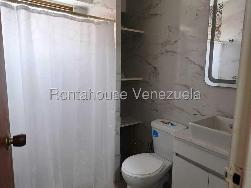 Apartamento (1 Nivel) en Alquiler en El Hatillo, Distrito Metropolitano - 36