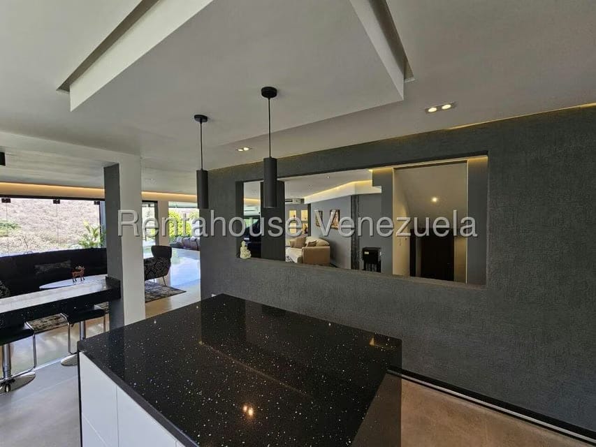 Casa (Duplex) en Venta en Prados del Este, Distrito Metropolitano - 17