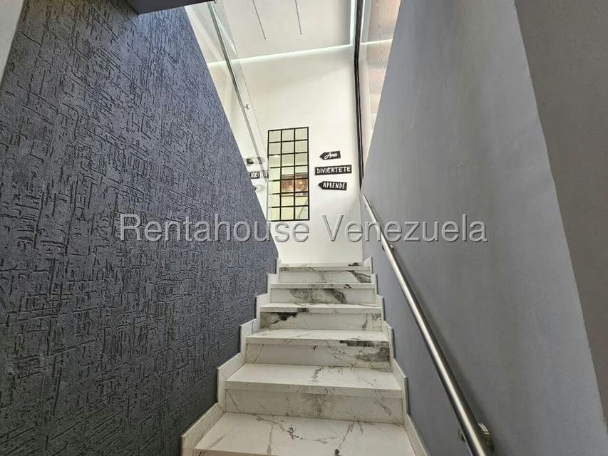 Casa (Duplex) en Venta en Prados del Este, Distrito Metropolitano - 27