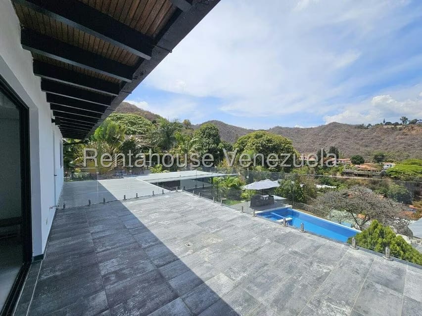 Casa (Duplex) en Venta en Prados del Este, Distrito Metropolitano - 34