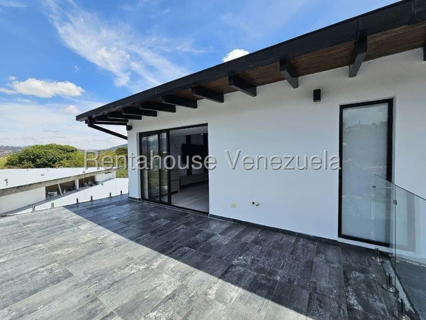 Casa (Duplex) en Venta en Prados del Este, Distrito Metropolitano - 35
