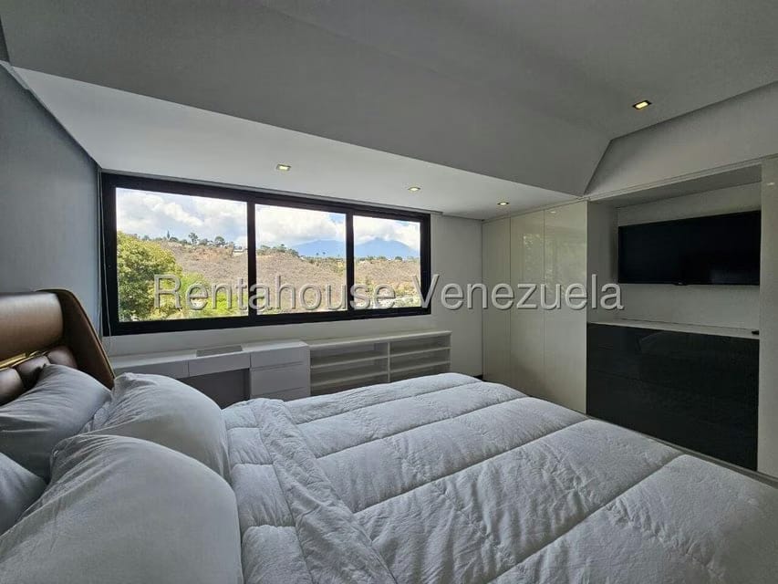 Casa (Duplex) en Venta en Prados del Este, Distrito Metropolitano - 37