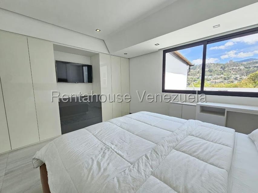 Casa (Duplex) en Venta en Prados del Este, Distrito Metropolitano - 38