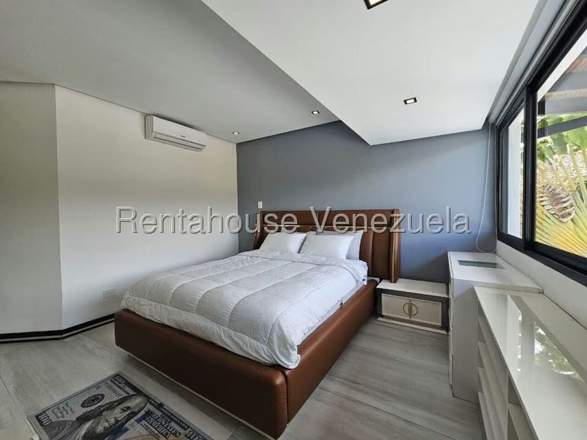 Casa (Duplex) en Venta en Prados del Este, Distrito Metropolitano - 41