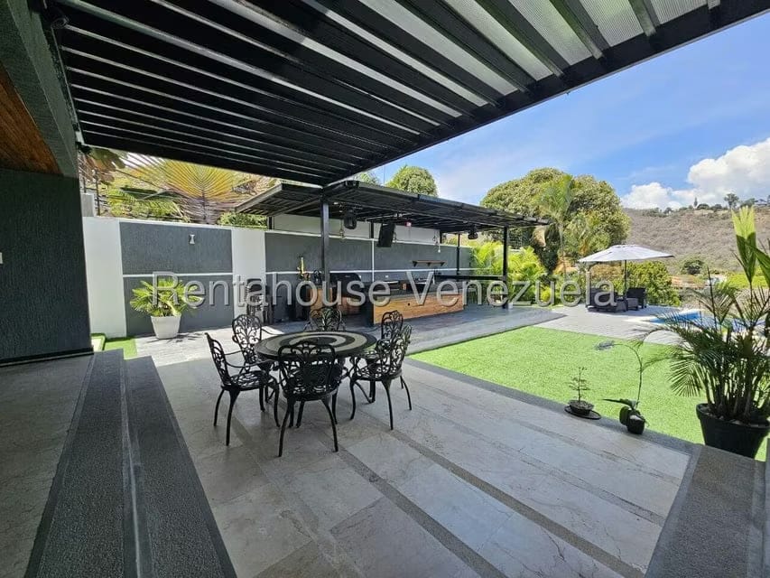 Casa (Duplex) en Venta en Prados del Este, Distrito Metropolitano - 45