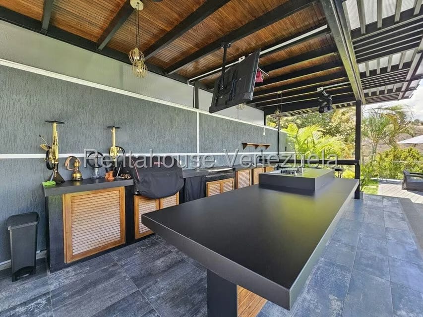 Casa (Duplex) en Venta en Prados del Este, Distrito Metropolitano - 46