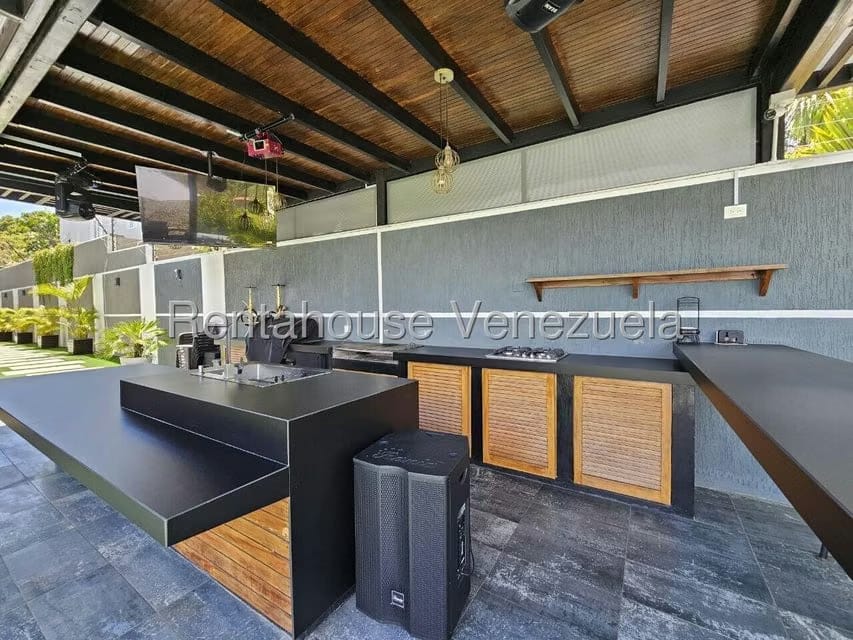 Casa (Duplex) en Venta en Prados del Este, Distrito Metropolitano - 47