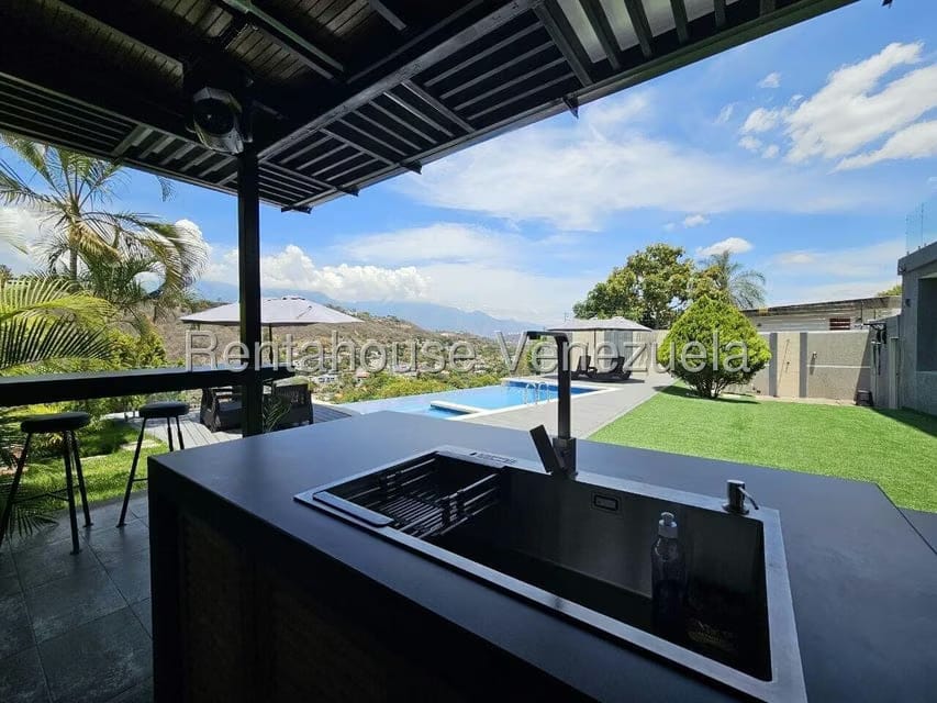 Casa (Duplex) en Venta en Prados del Este, Distrito Metropolitano - 48