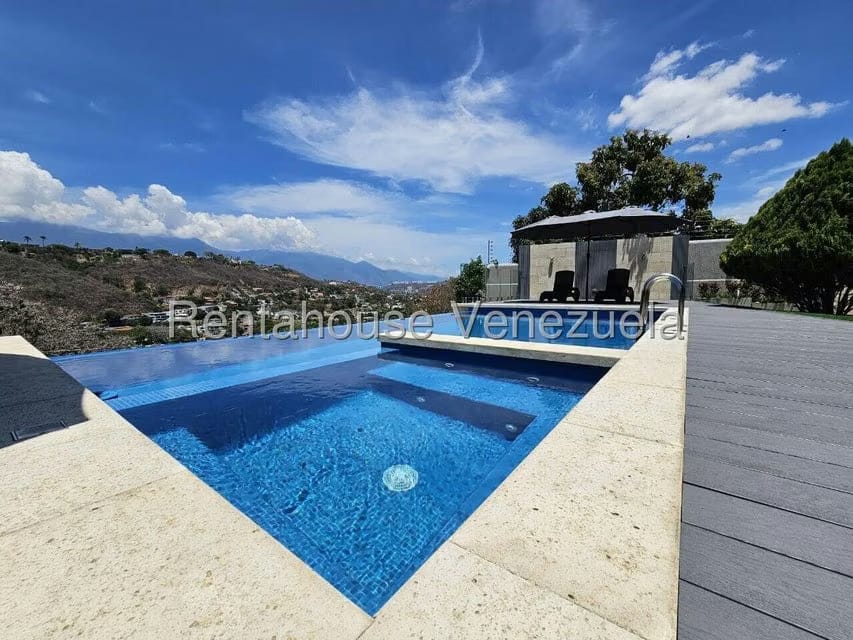 Casa (Duplex) en Venta en Prados del Este, Distrito Metropolitano - 49