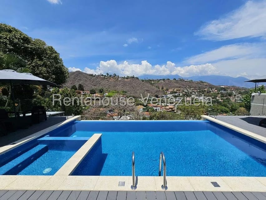 Casa (Duplex) en Venta en Prados del Este, Distrito Metropolitano - 51