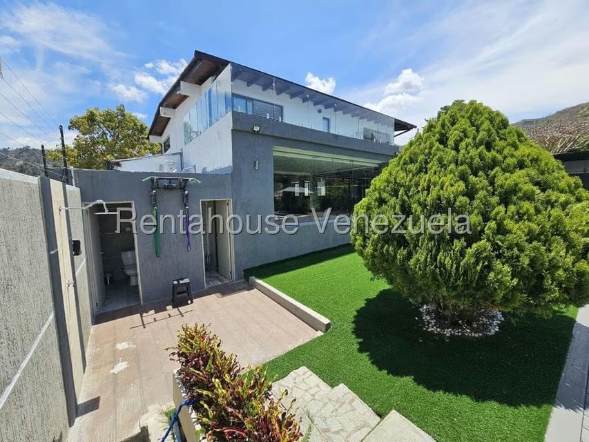 Casa (Duplex) en Venta en Prados del Este, Distrito Metropolitano - 54