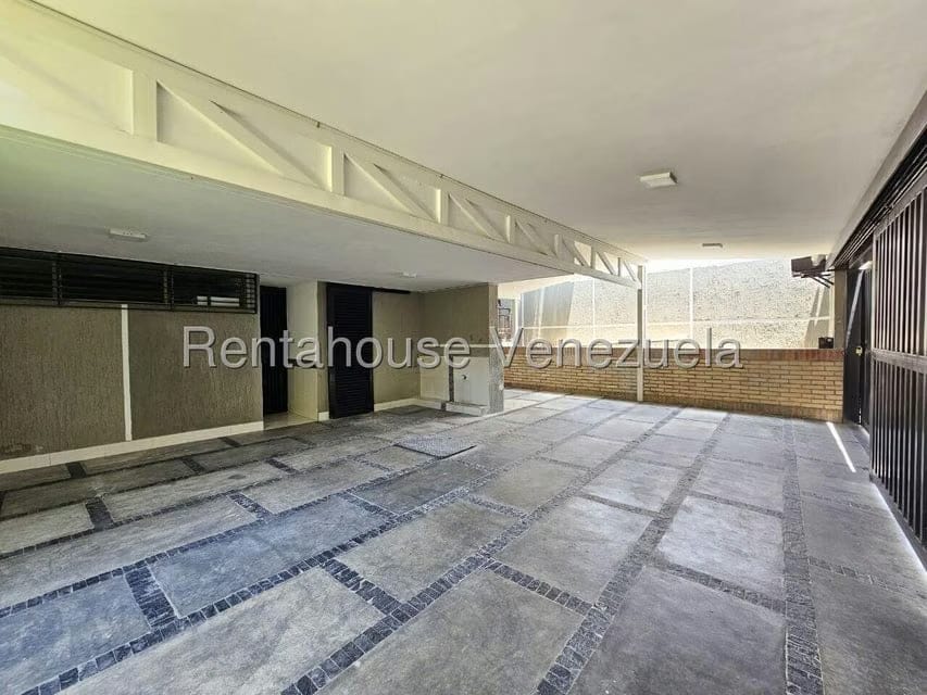 Casa (Duplex) en Venta en Prados del Este, Distrito Metropolitano - 57