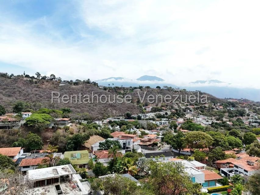 Casa (Duplex) en Venta en Prados del Este, Distrito Metropolitano - 61