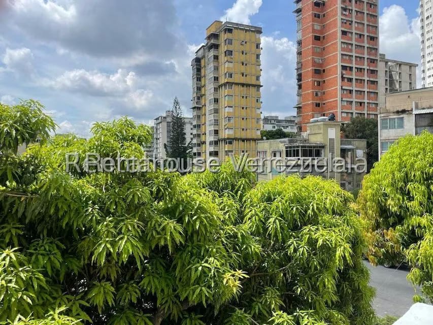 Apartamento (1 Nivel) en Alquiler en Las Palmas, Distrito Metropolitano - 13