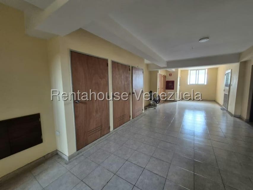 Apartamento (1 Nivel) en Venta en Zona Oeste, Lara - 28