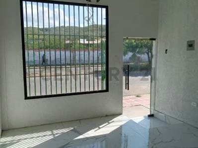 Se Alquila Local Comercial en Barcelona, Sector Boyaca II Avenida Raul Leoni - 5