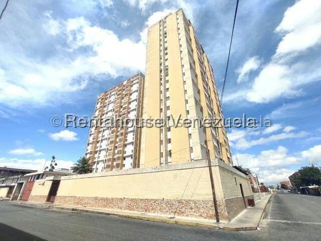 Apartamento (1 Nivel) en Alquiler en Parroquia Concepcion, Lara - 24