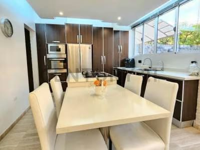 Hermoso Townhouse en Venta Conjunto Residencial Costa Dorada, Lecheria