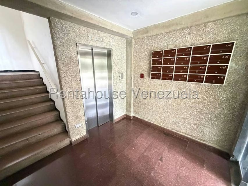 Apartamento (1 Nivel) en Venta en Las Esmeraldas, Distrito Metropolitano - 25