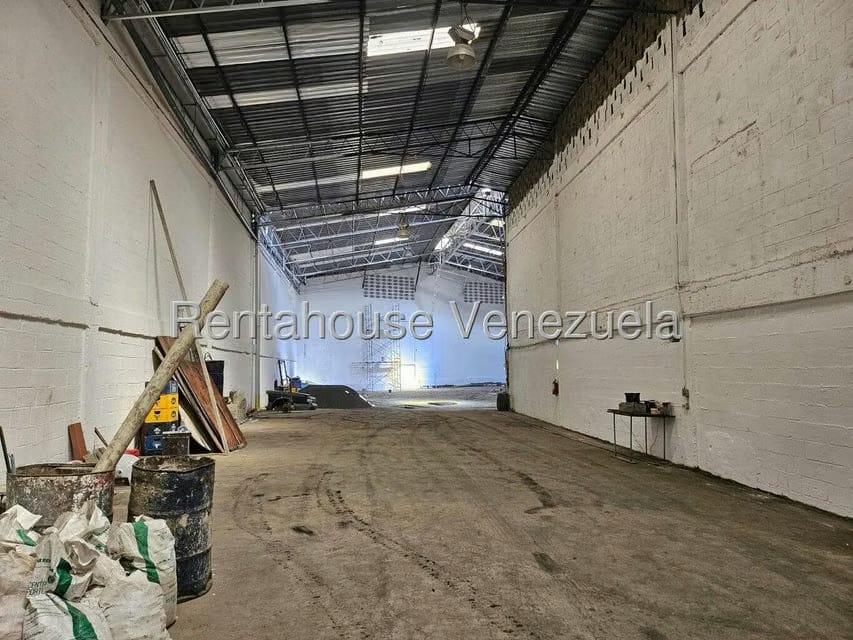 Comercial (Galpon - Deposito) en Alquiler en La Yaguara, Distrito Metropolitano - 17
