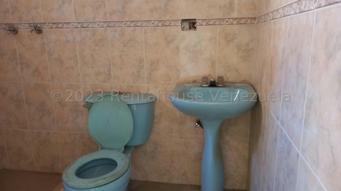 Comercial (Edificio) en Venta en Punto Fijo, Falcon - 11