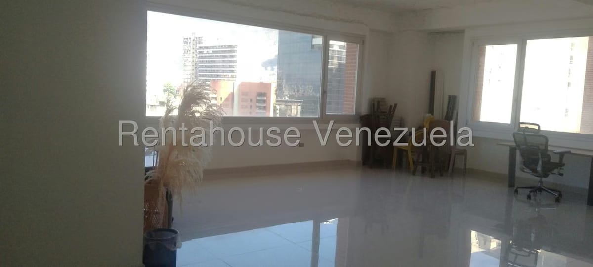 Comercial (Oficina) en Alquiler en Los Dos Caminos, Distrito Metropolitano - 7