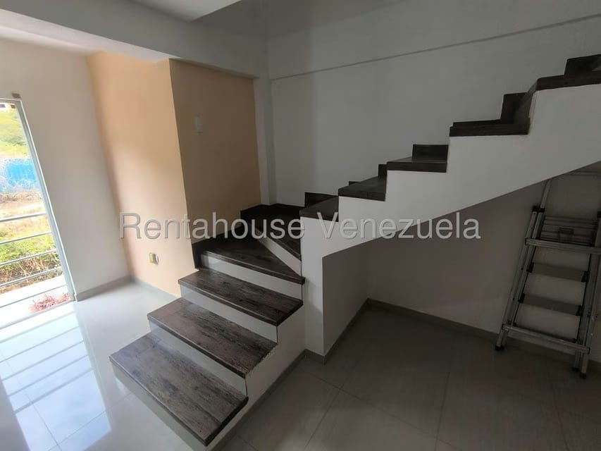 Townhouse (Duplex) en Alquiler en El Rincon, Carabobo - 17