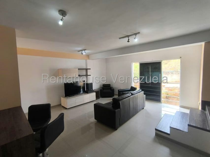 Townhouse (Duplex) en Alquiler en El Rincon, Carabobo - 3