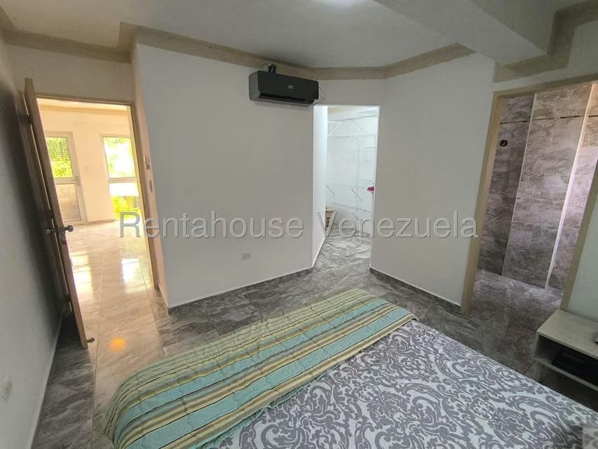 Townhouse (Duplex) en Alquiler en El Rincon, Carabobo - 29