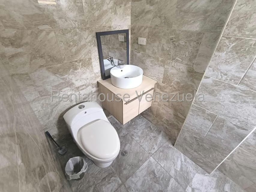 Townhouse (Duplex) en Alquiler en El Rincon, Carabobo - 31