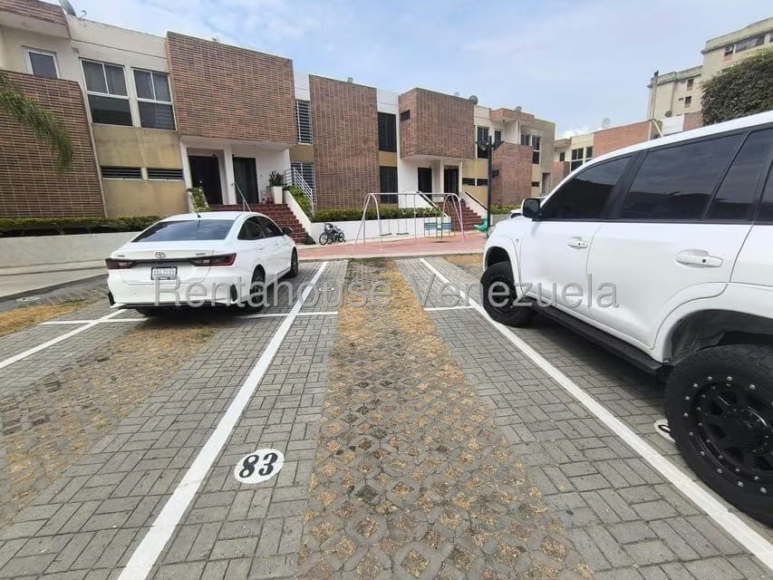 Townhouse (Duplex) en Alquiler en El Rincon, Carabobo - 33