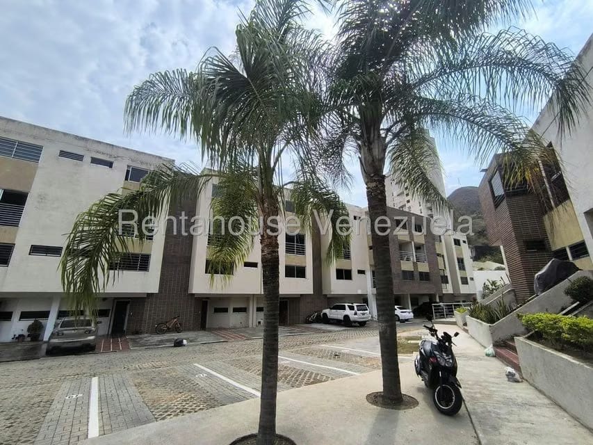 Townhouse (Duplex) en Alquiler en El Rincon, Carabobo - 35
