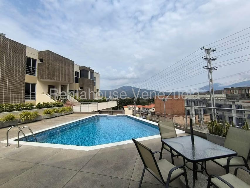 Townhouse (Duplex) en Alquiler en El Rincon, Carabobo - 38