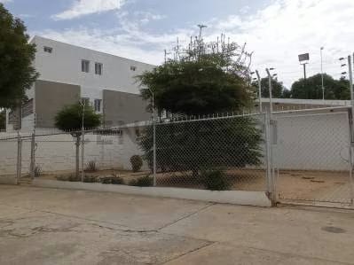 Venta de Casa Residencial y Comercial en Sector Irama