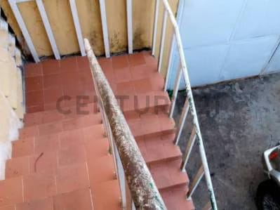 Casa de dos niveles, en pleno Centro de Anaco. - 9