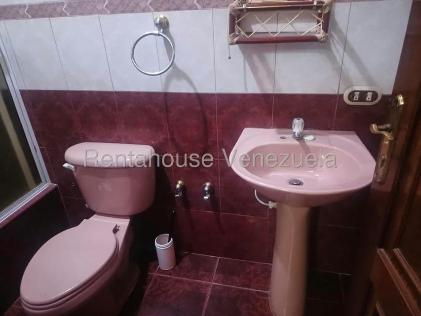 Apartamento (1 Nivel) en Alquiler en Cristobal Colon, Zulia - 2