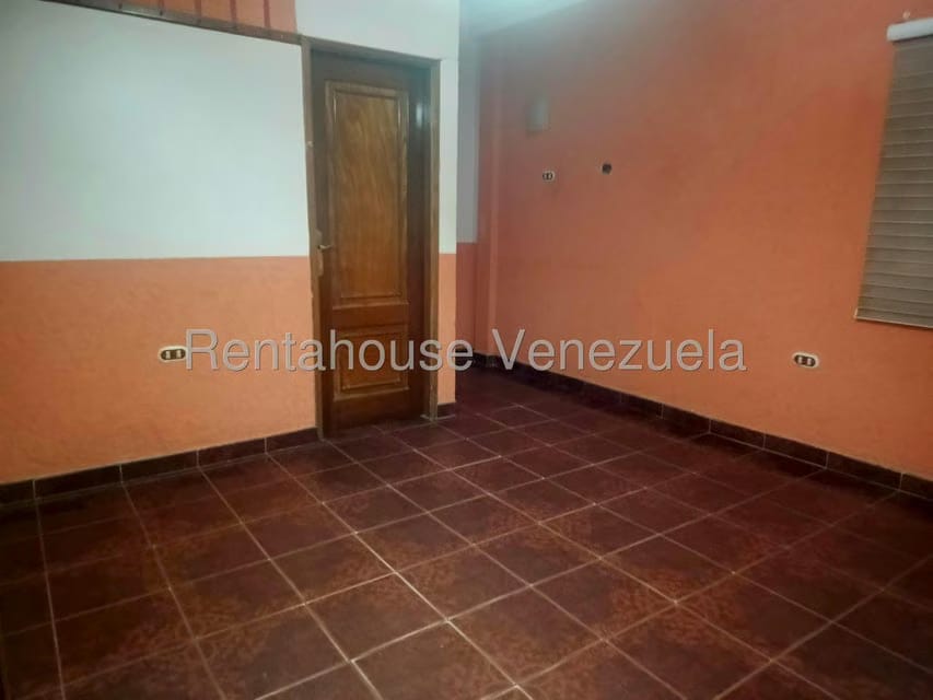 Apartamento (1 Nivel) en Alquiler en Cristobal Colon, Zulia - 3