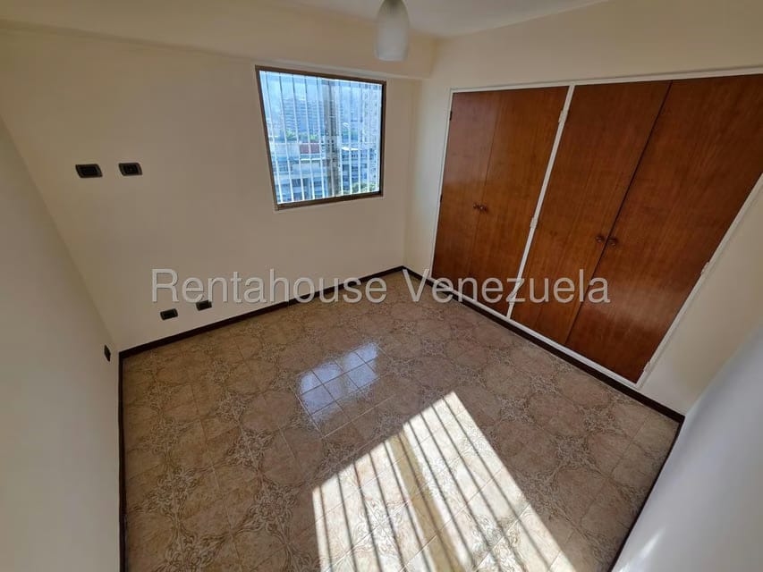 Apartamento (1 Nivel) en Alquiler en El Paraiso, Distrito Metropolitano - 14