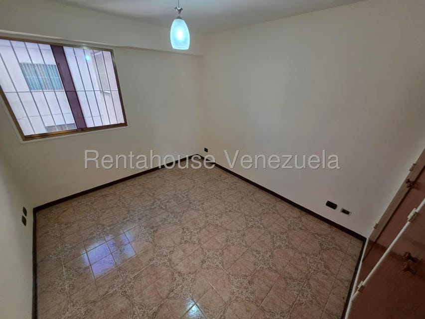 Apartamento (1 Nivel) en Alquiler en El Paraiso, Distrito Metropolitano - 15