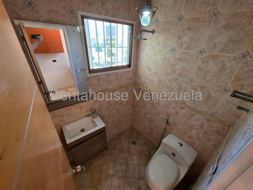 Apartamento (1 Nivel) en Alquiler en El Paraiso, Distrito Metropolitano - 21