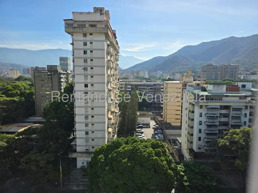 Apartamento (1 Nivel) en Alquiler en El Paraiso, Distrito Metropolitano - 22