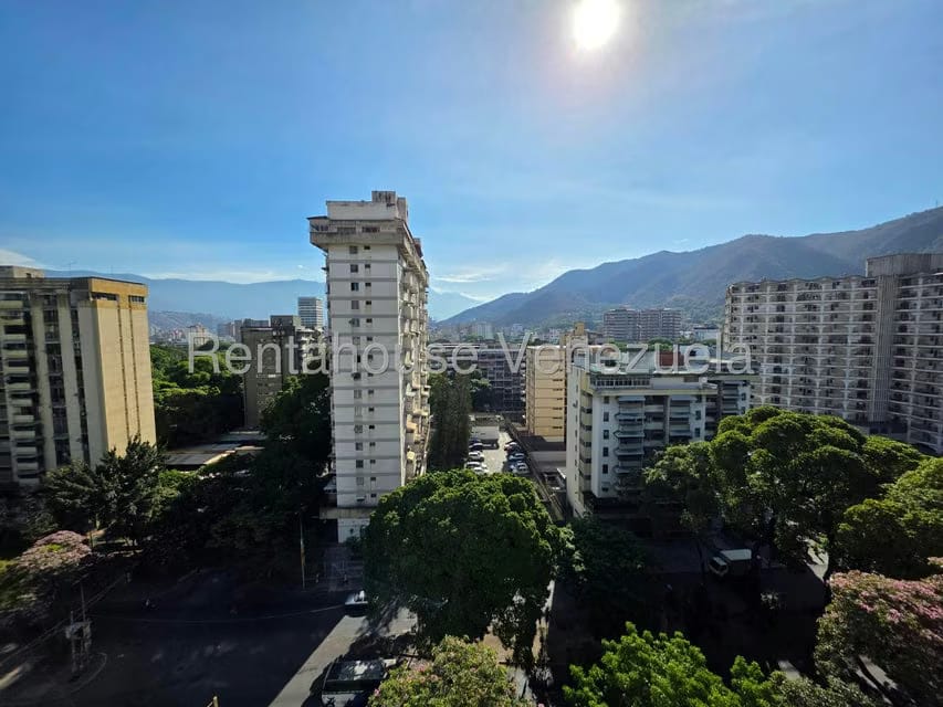 Apartamento (1 Nivel) en Alquiler en El Paraiso, Distrito Metropolitano - 23