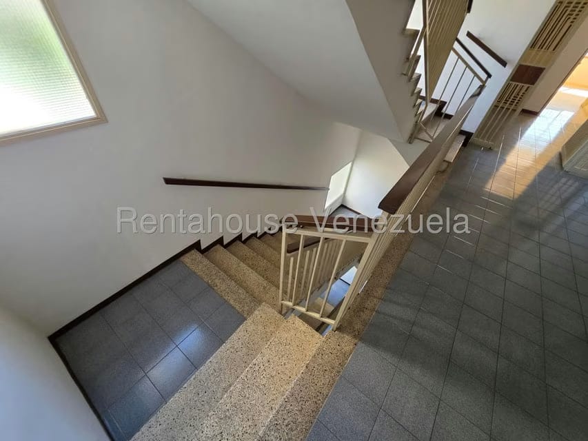 Apartamento (1 Nivel) en Alquiler en El Paraiso, Distrito Metropolitano - 24