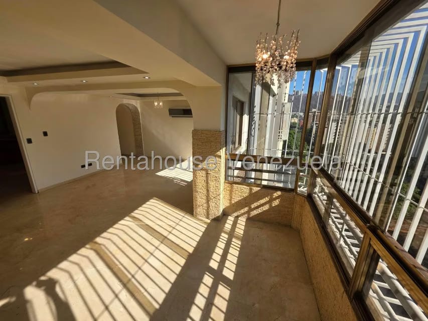 Apartamento (1 Nivel) en Alquiler en El Paraiso, Distrito Metropolitano - 5