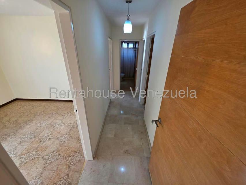 Apartamento (1 Nivel) en Alquiler en El Paraiso, Distrito Metropolitano - 8