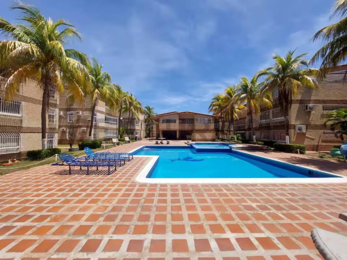 APARTAMENTO DE 3 HABITACIONES EN RESD FLORESTAMAR, MANEIRO, CERCA DE TODO - 11