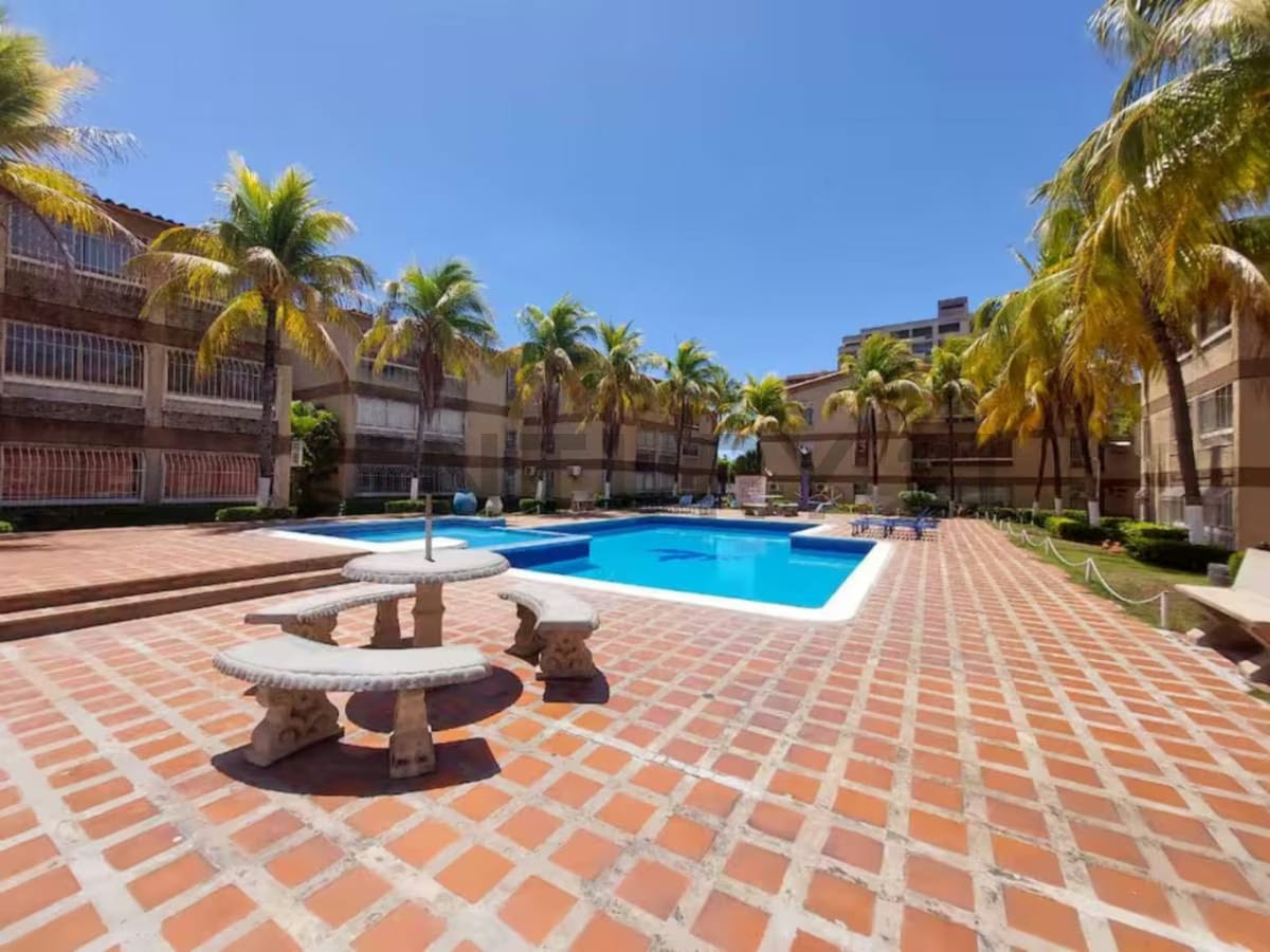 APARTAMENTO DE 3 HABITACIONES EN RESD FLORESTAMAR, MANEIRO, CERCA DE TODO - 12