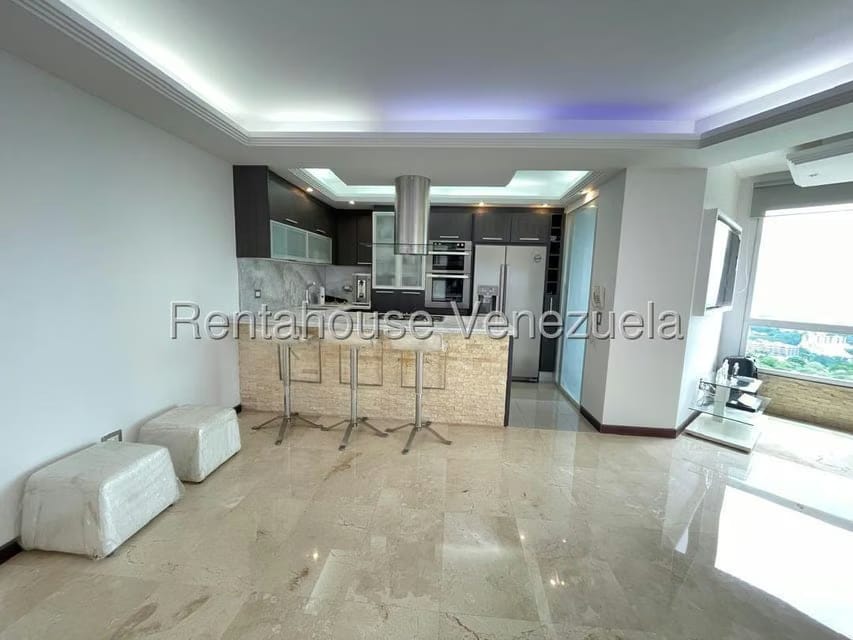 Apartamento (1 Nivel) en Alquiler en Alto Hatillo, Distrito Metropolitano - 3